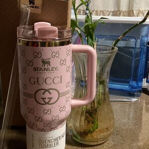 Grand new Stanley x Gucci Pink 40 oz Tumbler with Handle
